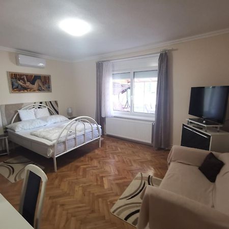 Tini Apartman Balatonfured Bagian luar foto