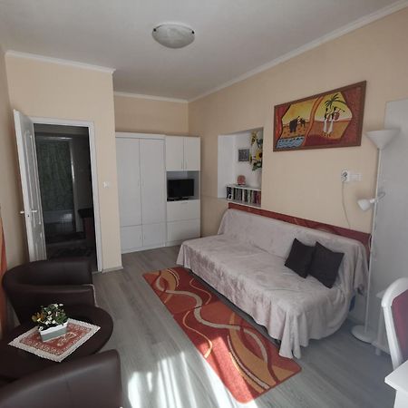 Tini Apartman Balatonfured Bagian luar foto