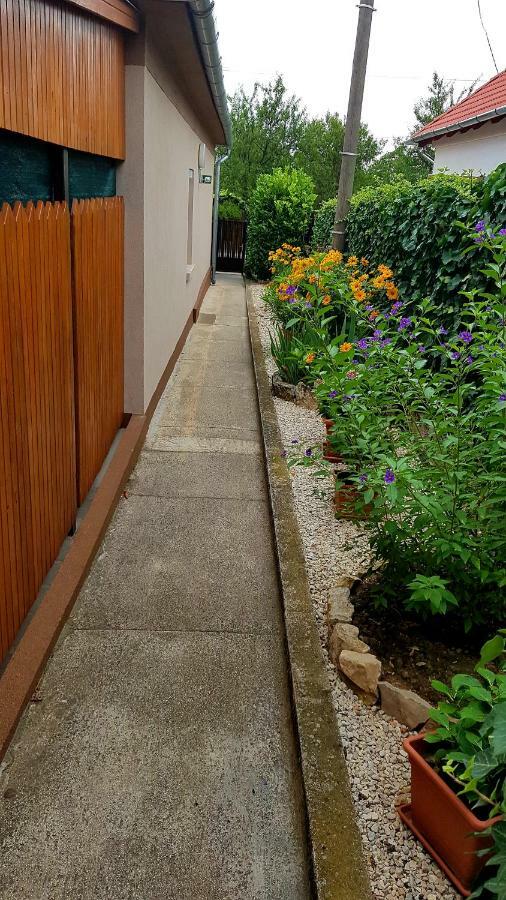 Tini Apartman Balatonfured Bagian luar foto